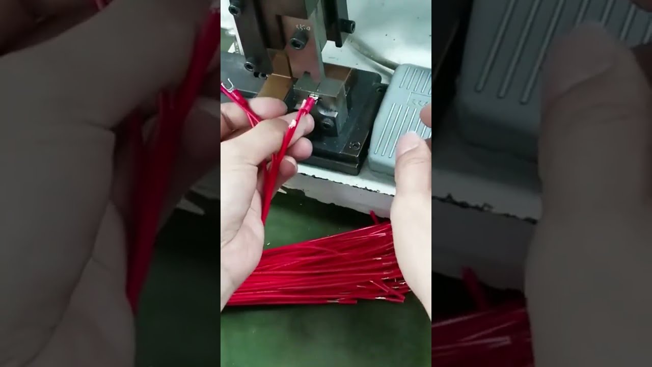 定位单粒模具冷压端子机 | 高效线束加工设备 #机器 #工厂