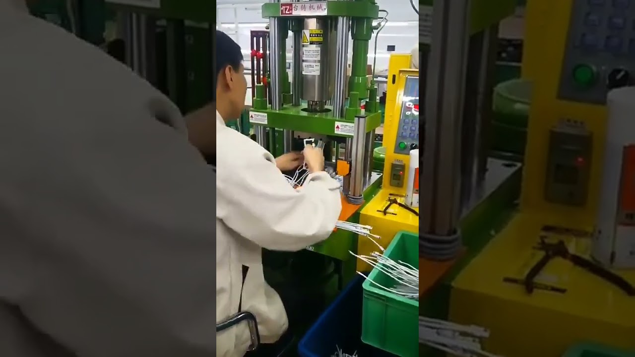 立式小型塑料注塑机 | 工厂自动化成型设备 #工厂 #机器