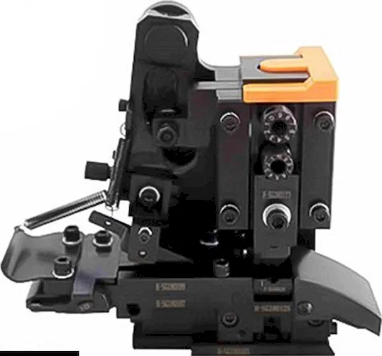 OTP高精度卧式模具